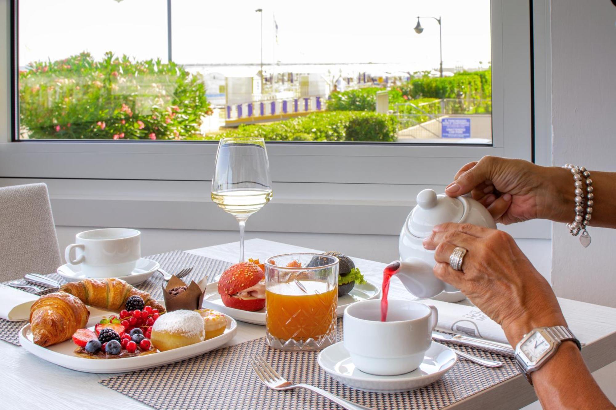 Hotel Montecarlo 3 Stelle Superior Caorle Dış mekan fotoğraf