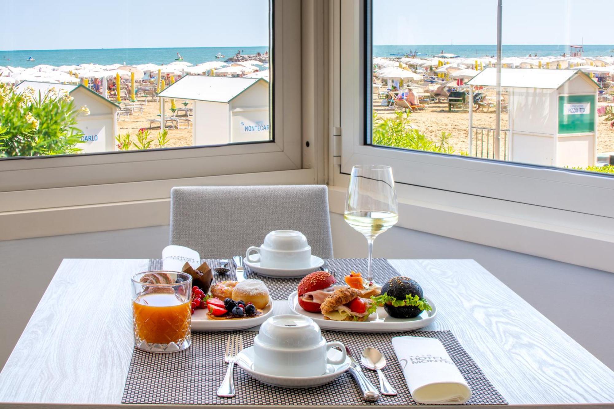 Hotel Montecarlo 3 Stelle Superior Caorle Dış mekan fotoğraf