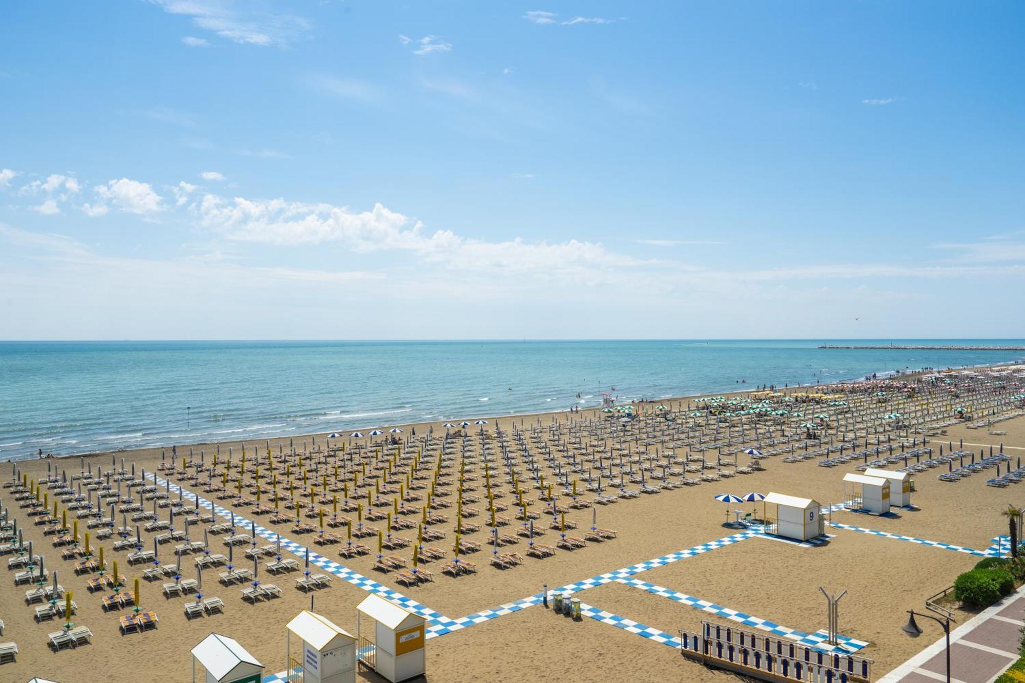 Hotel Montecarlo 3 Stelle Superior Caorle Dış mekan fotoğraf