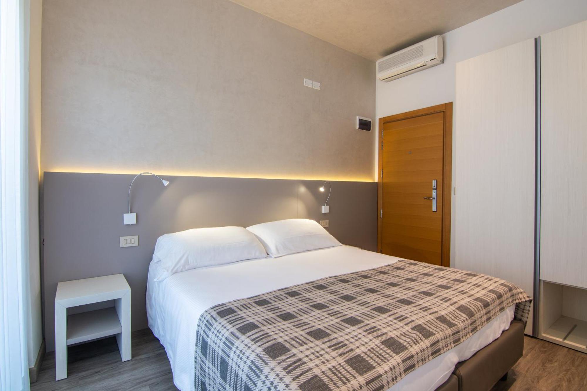Hotel Montecarlo 3 Stelle Superior Caorle Dış mekan fotoğraf