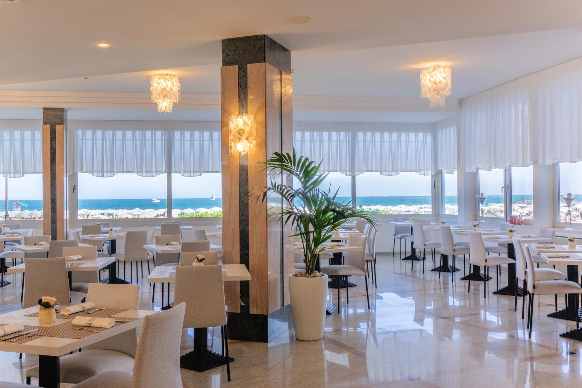 Hotel Montecarlo 3 Stelle Superior Caorle Dış mekan fotoğraf
