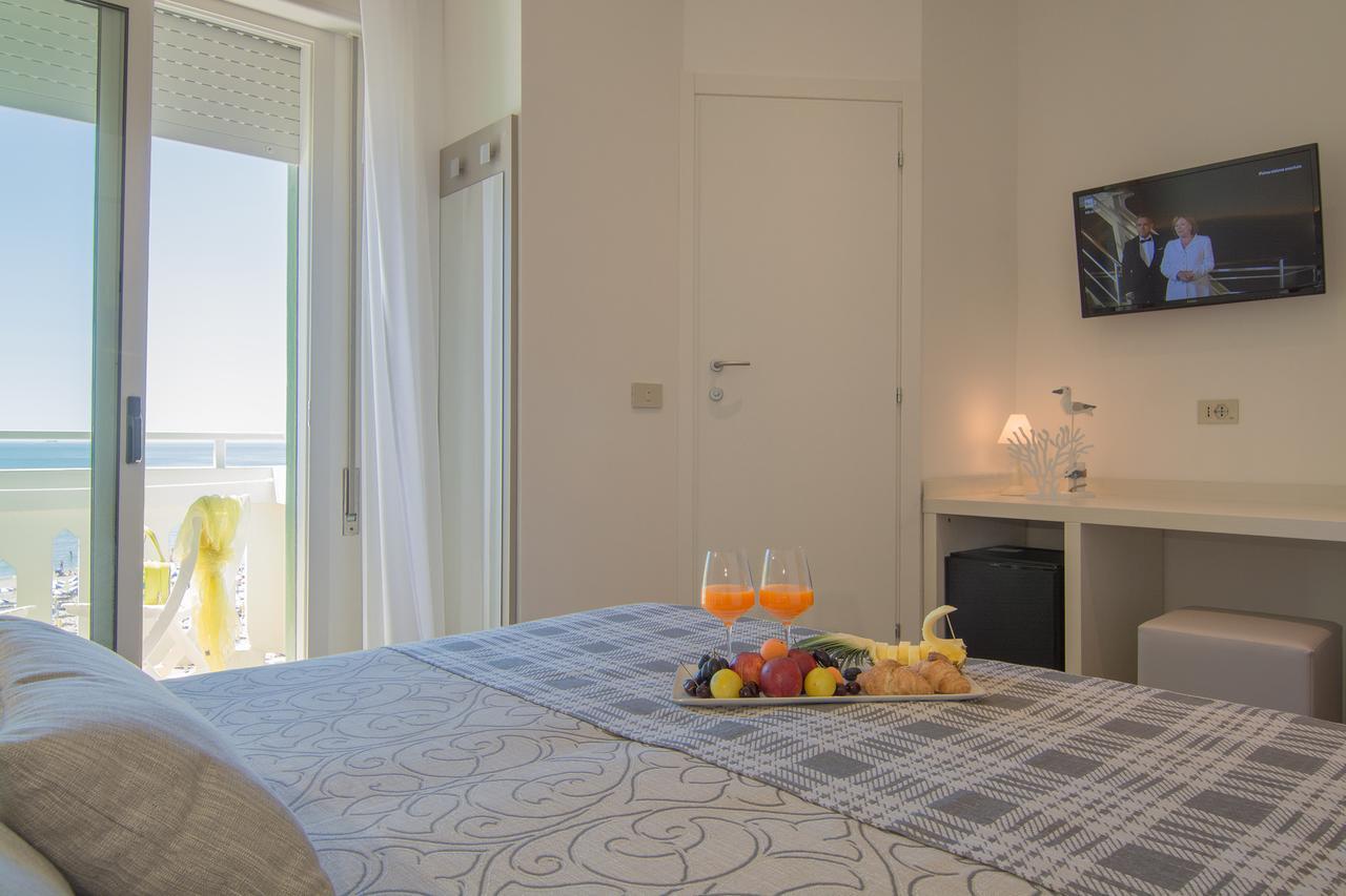 Hotel Montecarlo 3 Stelle Superior Caorle Dış mekan fotoğraf
