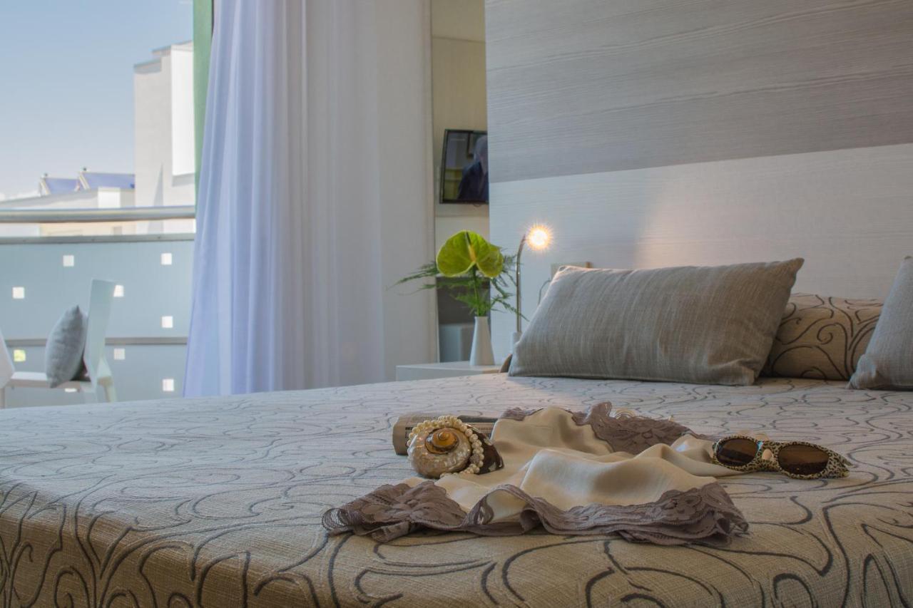 Hotel Montecarlo 3 Stelle Superior Caorle Dış mekan fotoğraf